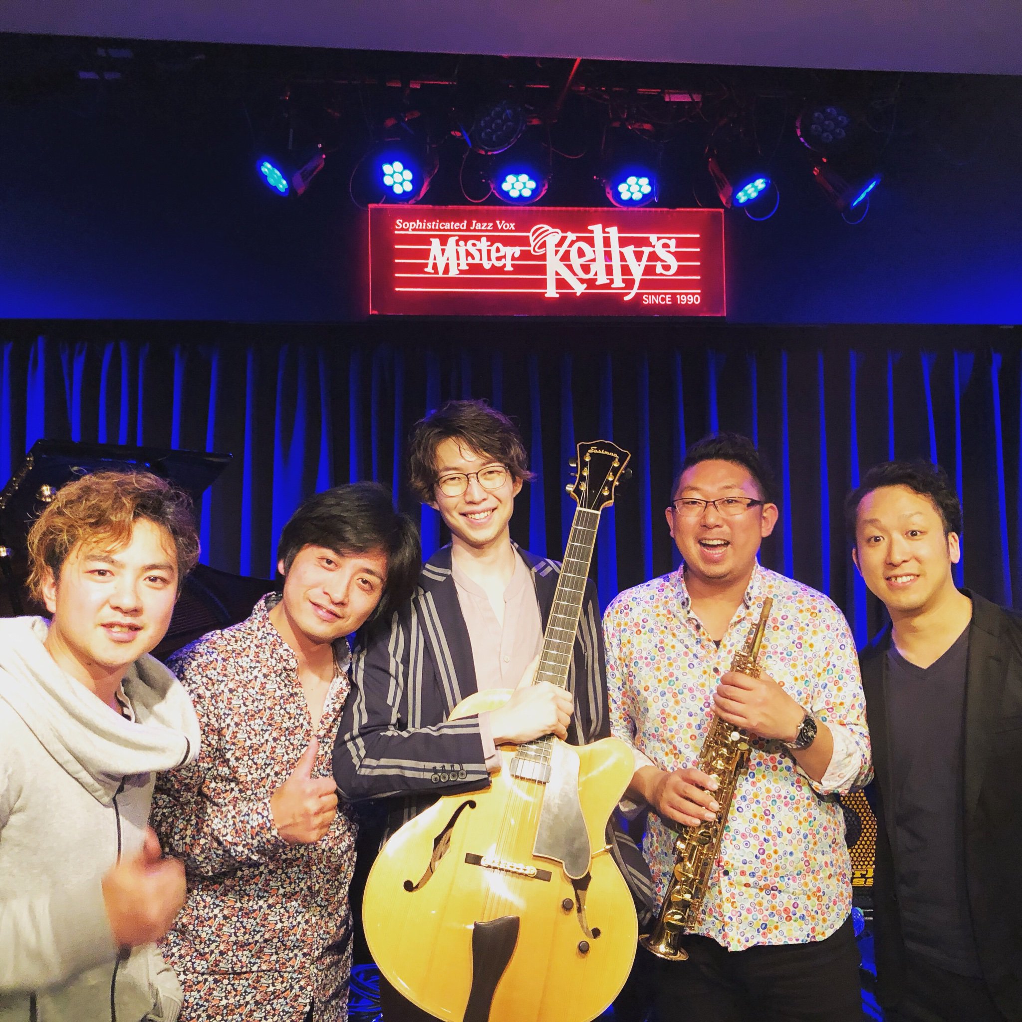 D5aIxjoUcAIzpWl.jpg-large